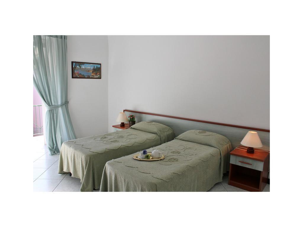 Appartamenti Mare Azzurro By Holiday World Albisola Superiore Room photo