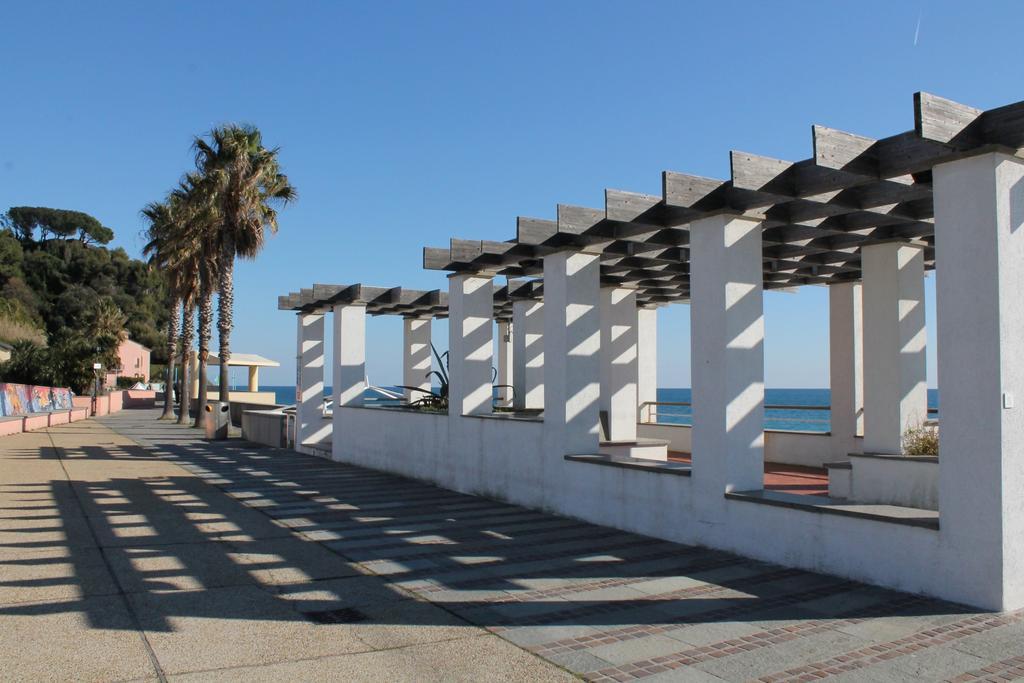 Appartamenti Mare Azzurro By Holiday World Albisola Superiore Exterior photo