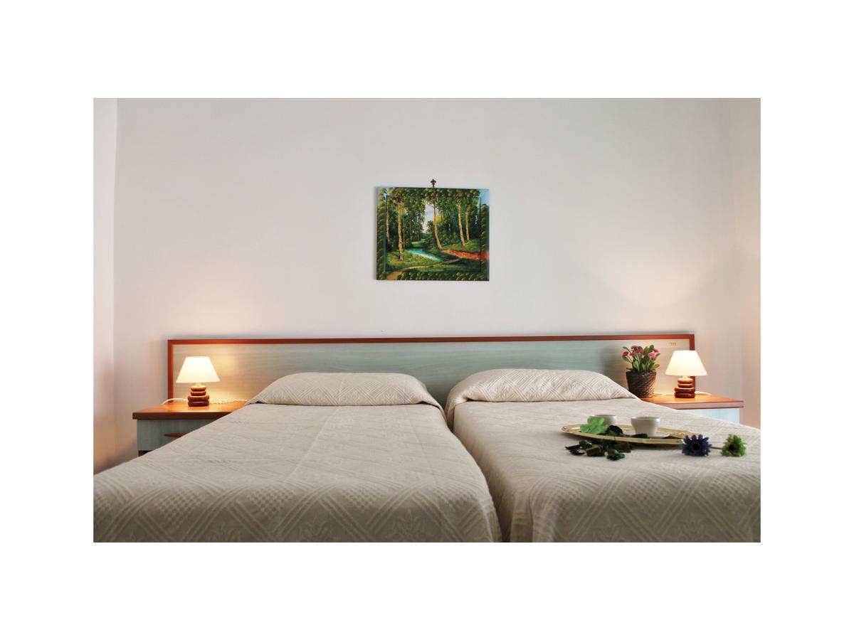 Appartamenti Mare Azzurro By Holiday World Albisola Superiore Exterior photo