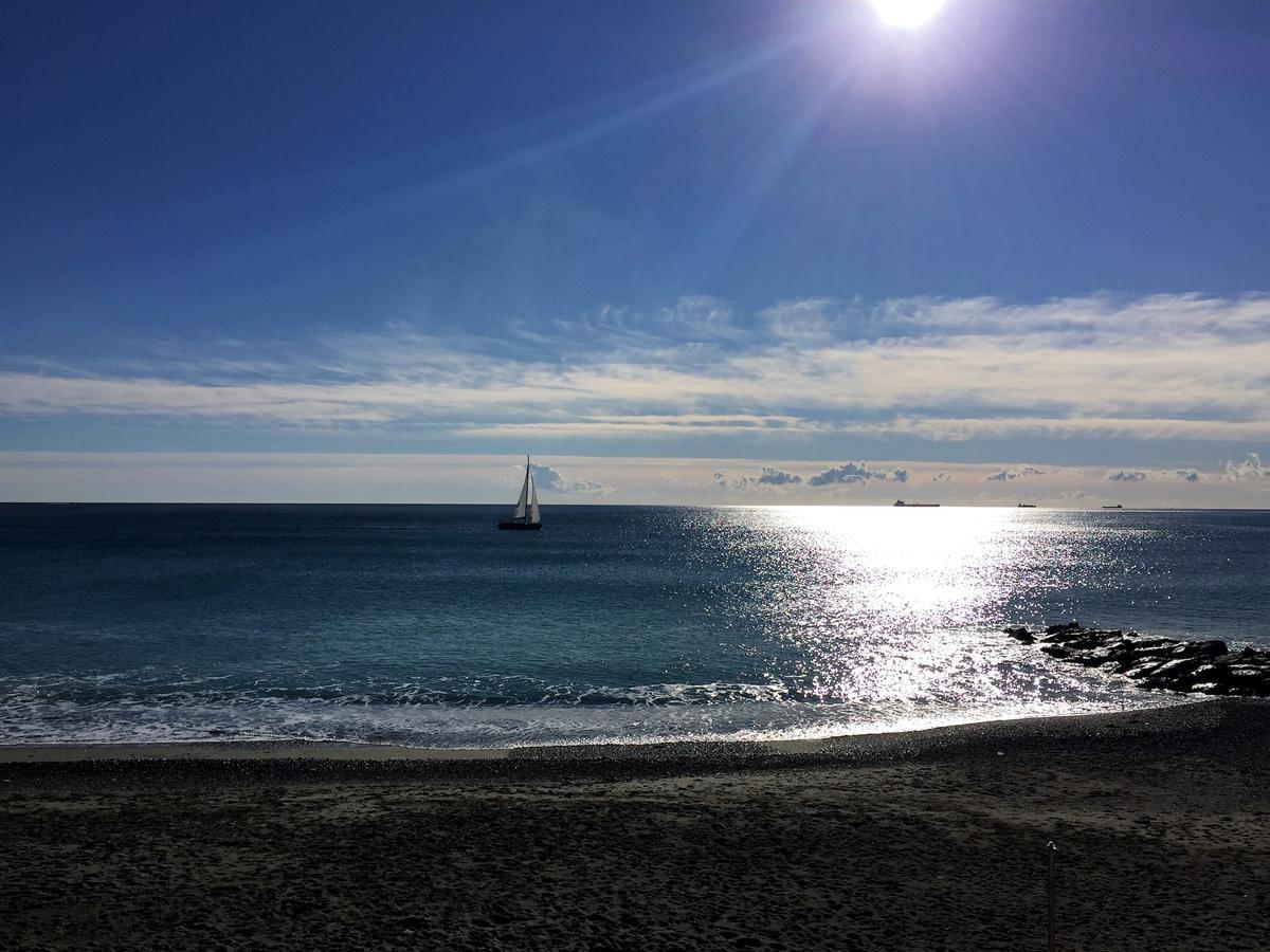 Appartamenti Mare Azzurro By Holiday World Albisola Superiore Exterior photo